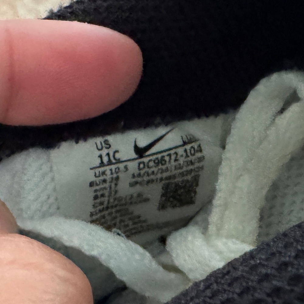 Nike forces, White Black Sneakers 11c - Picture 6 of 6